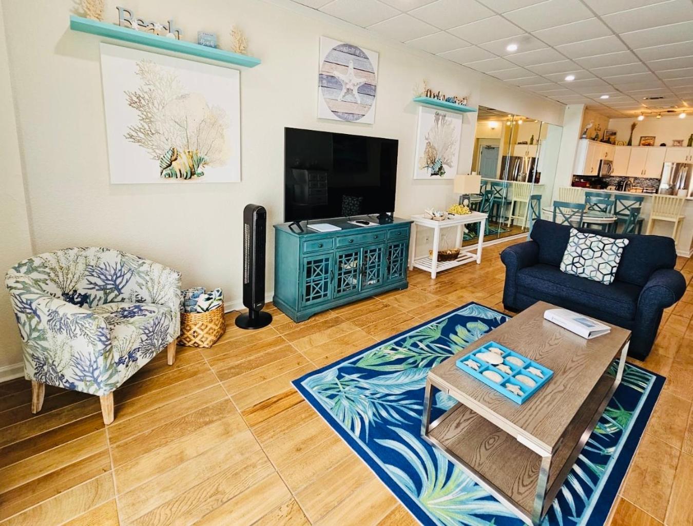 Pensacola, Oceanfront Paradise With Private Aparthotel